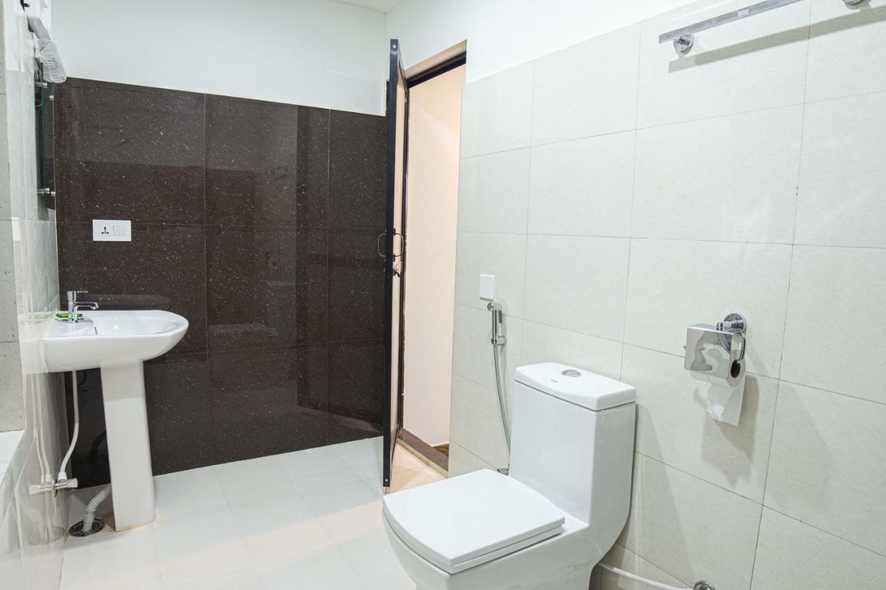 Galaxy Guest House Bhairāhawā Extérieur photo
