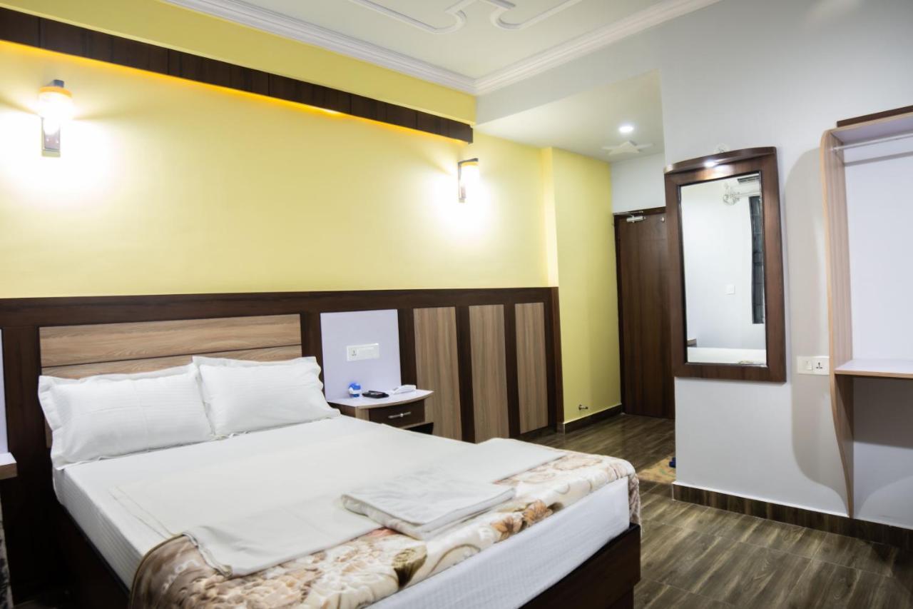 Galaxy Guest House Bhairāhawā Extérieur photo
